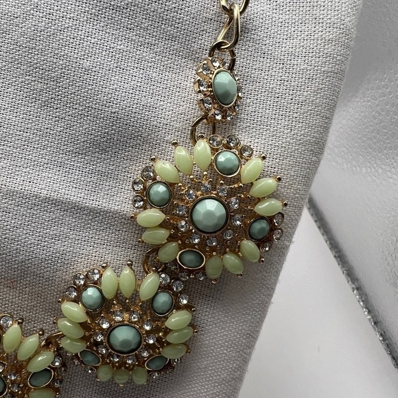 2 statement necklaces - Picture 12 of 16